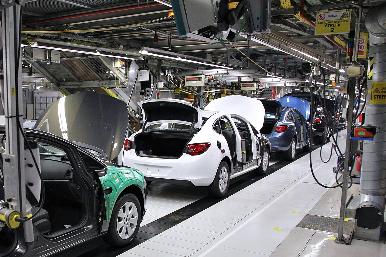 Automotive assembly line in a vehicle factory